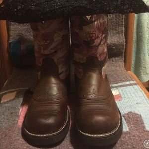 VERY RARE DISPLAY MODEL ARIAT SHOWBABY, (Boutique)